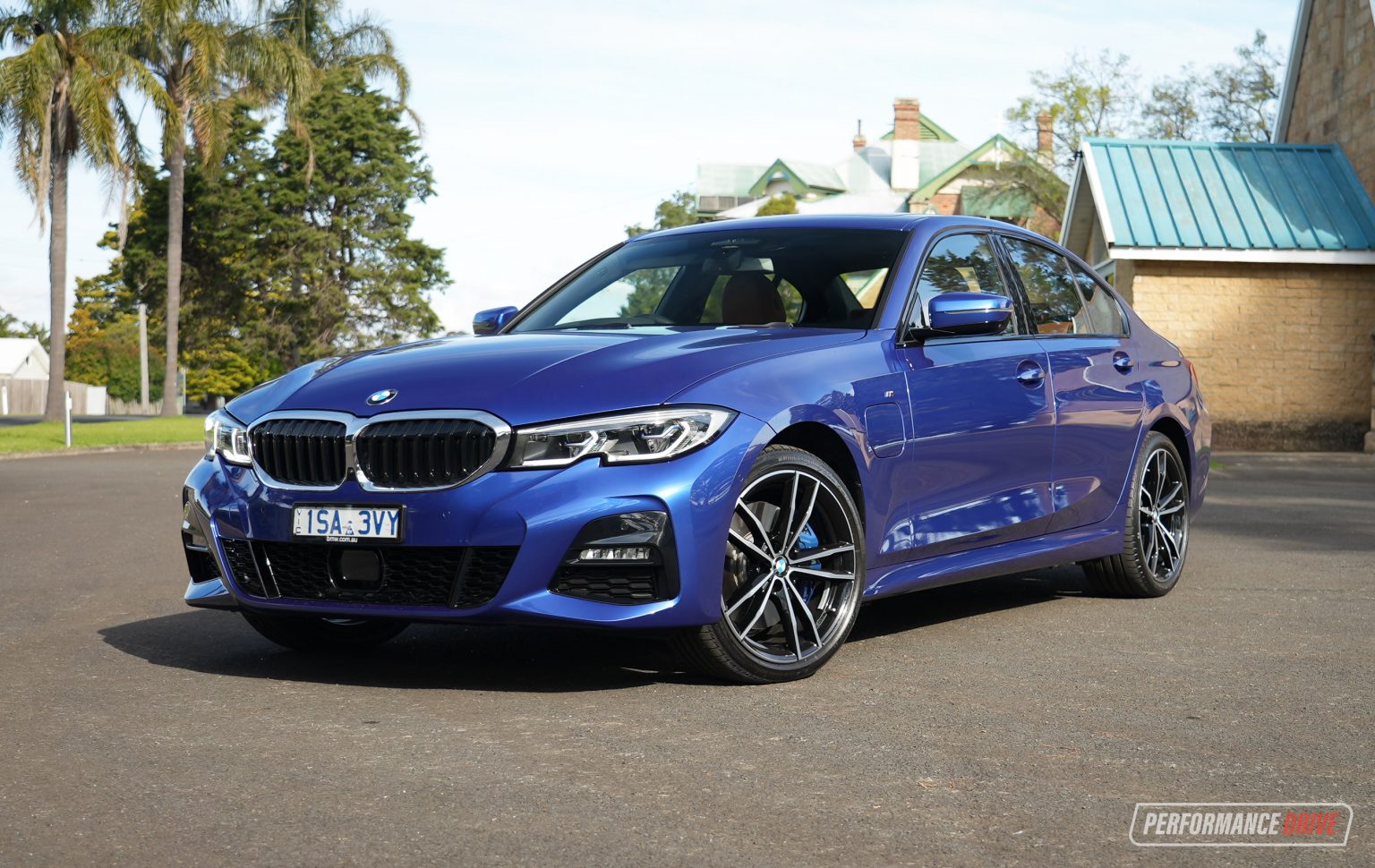 2021 BMW 330e M Sport-PerformanceDrive – PerformanceDrive