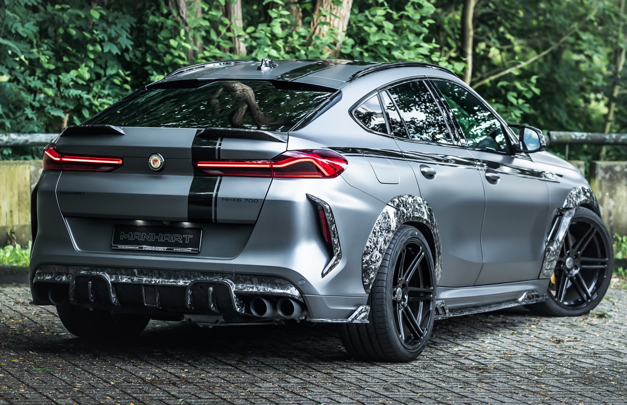 Manhart debuts insane ‘MHX6 700WB’ forged-carbon kit for BMW X6 M