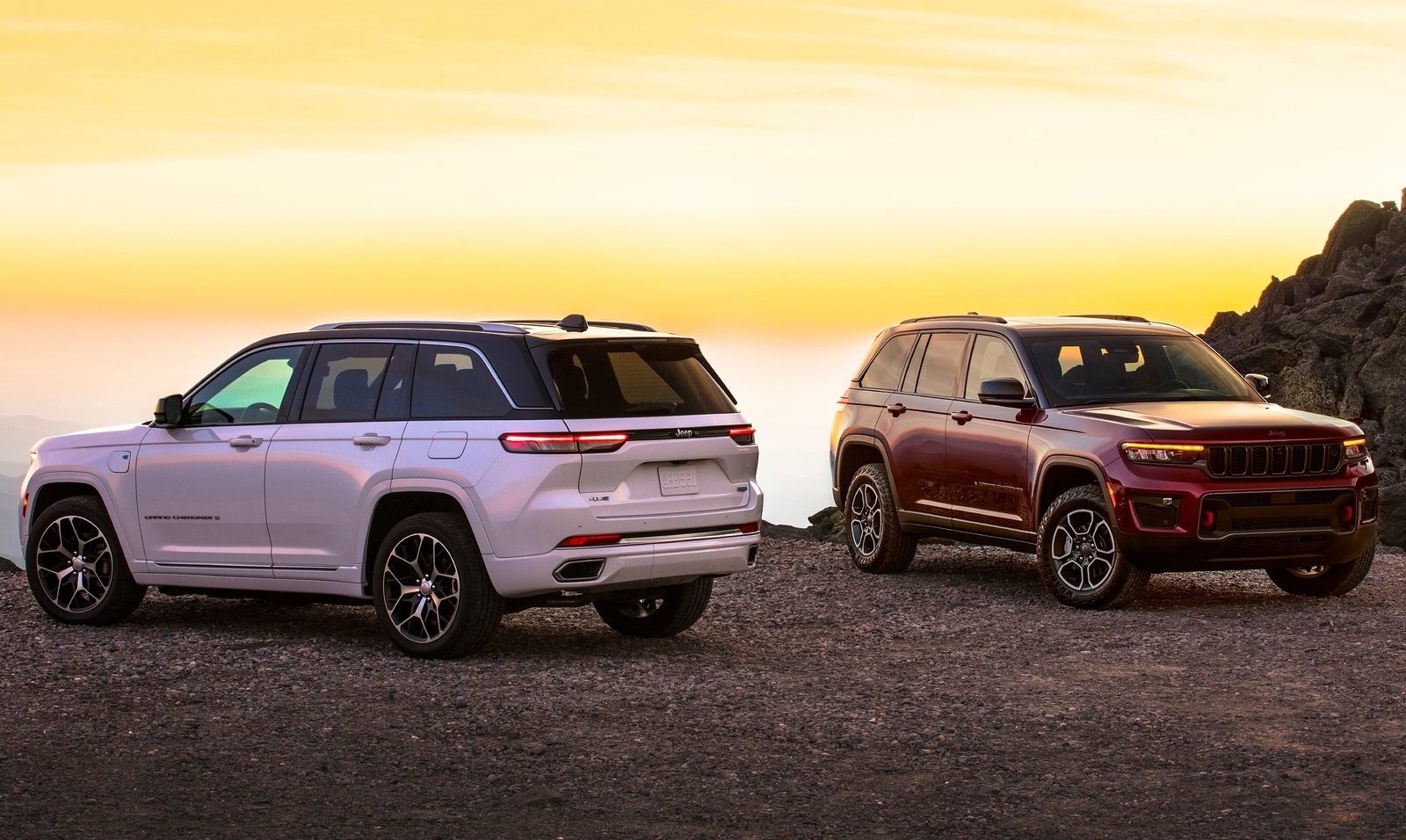 2022 Jeep Grand Cherokee Unveiled Debuts 4xe Plug In Hybrid Option