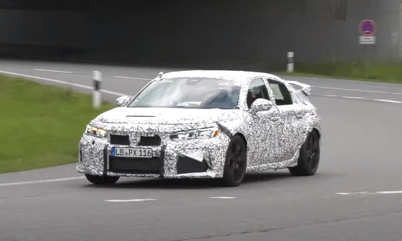 2022 Honda Civic Type R prototype spotted, finally sounds good (video)