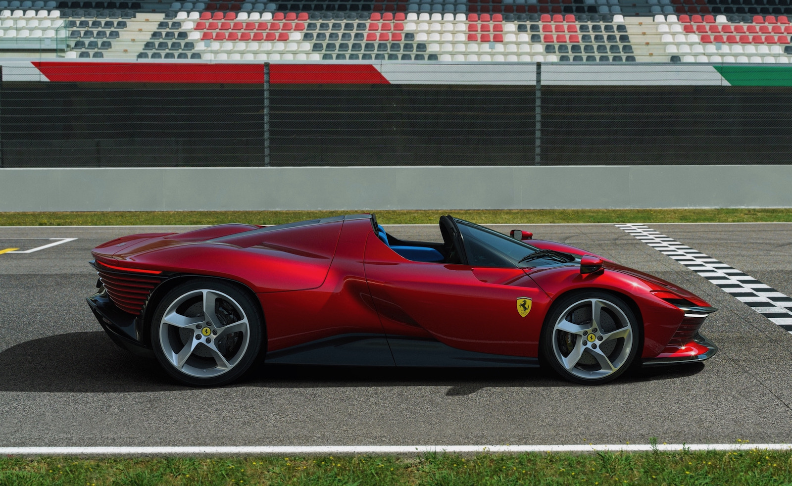Ferrari unveils third Icona vehicle with 618kW SP3 Daytona