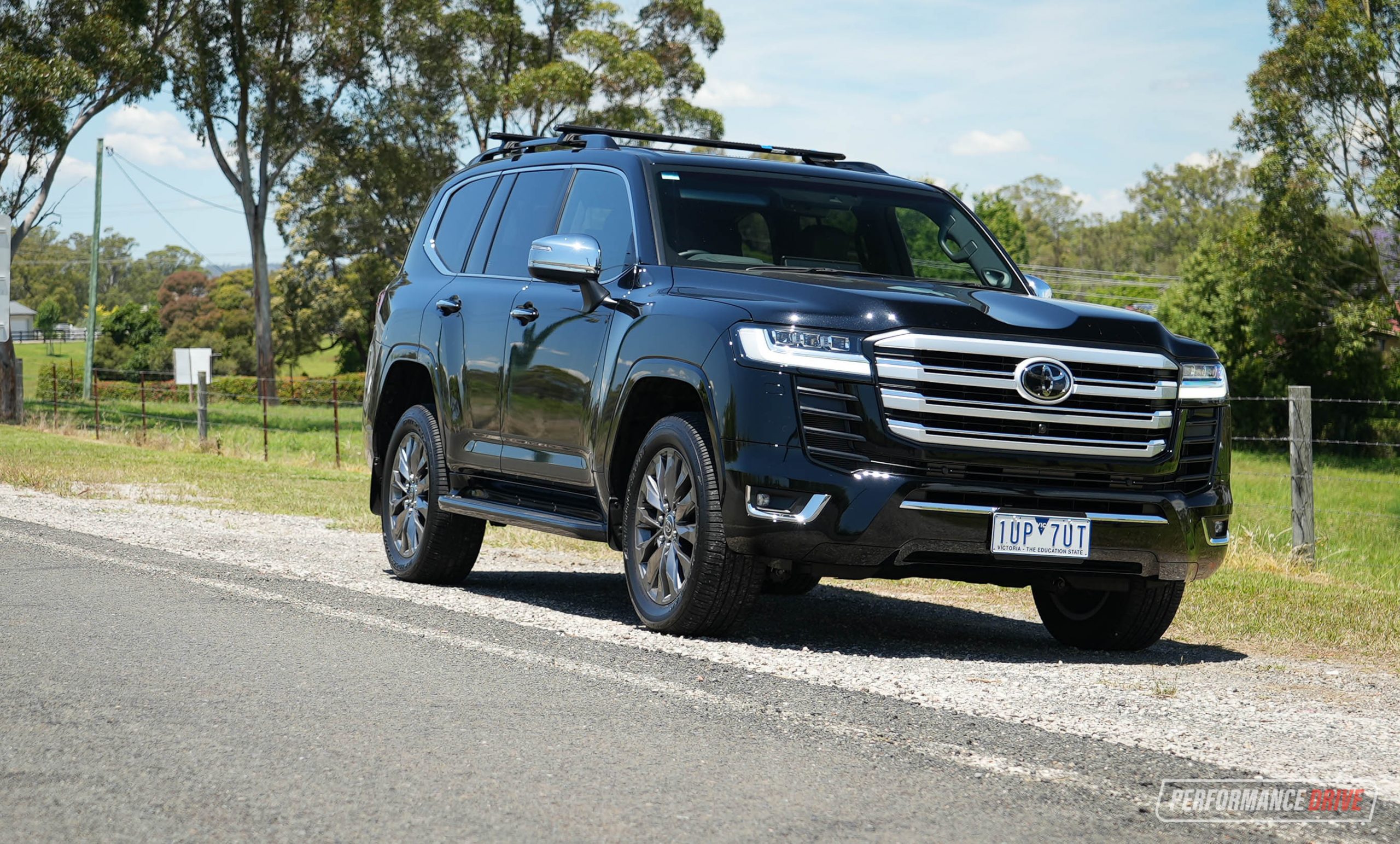 2022 Toyota LandCruiser Sahara ZX review (video) - PerformanceDrive