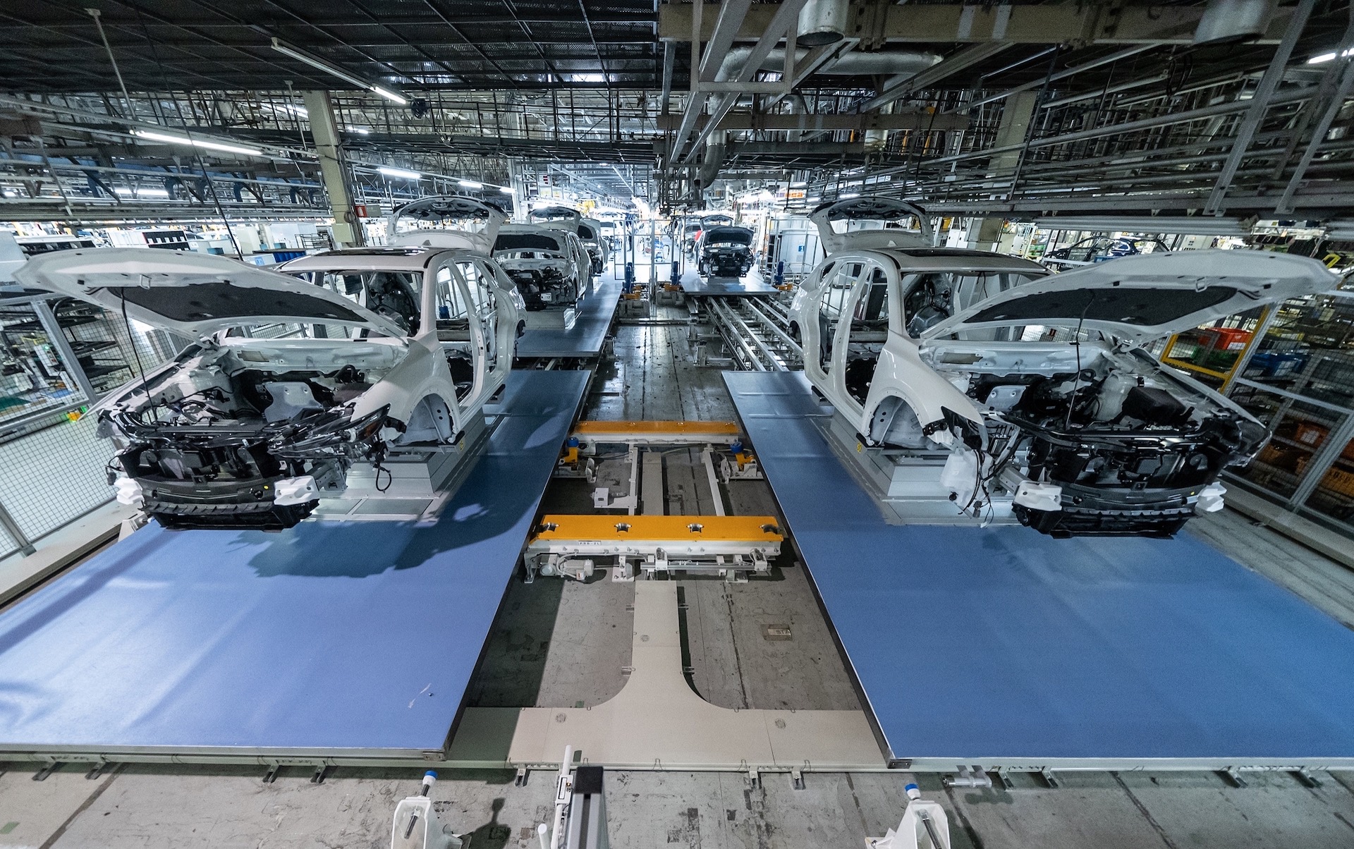 Mazda prepares Hofu Plant in Japan for RWD, EVs, inline-6