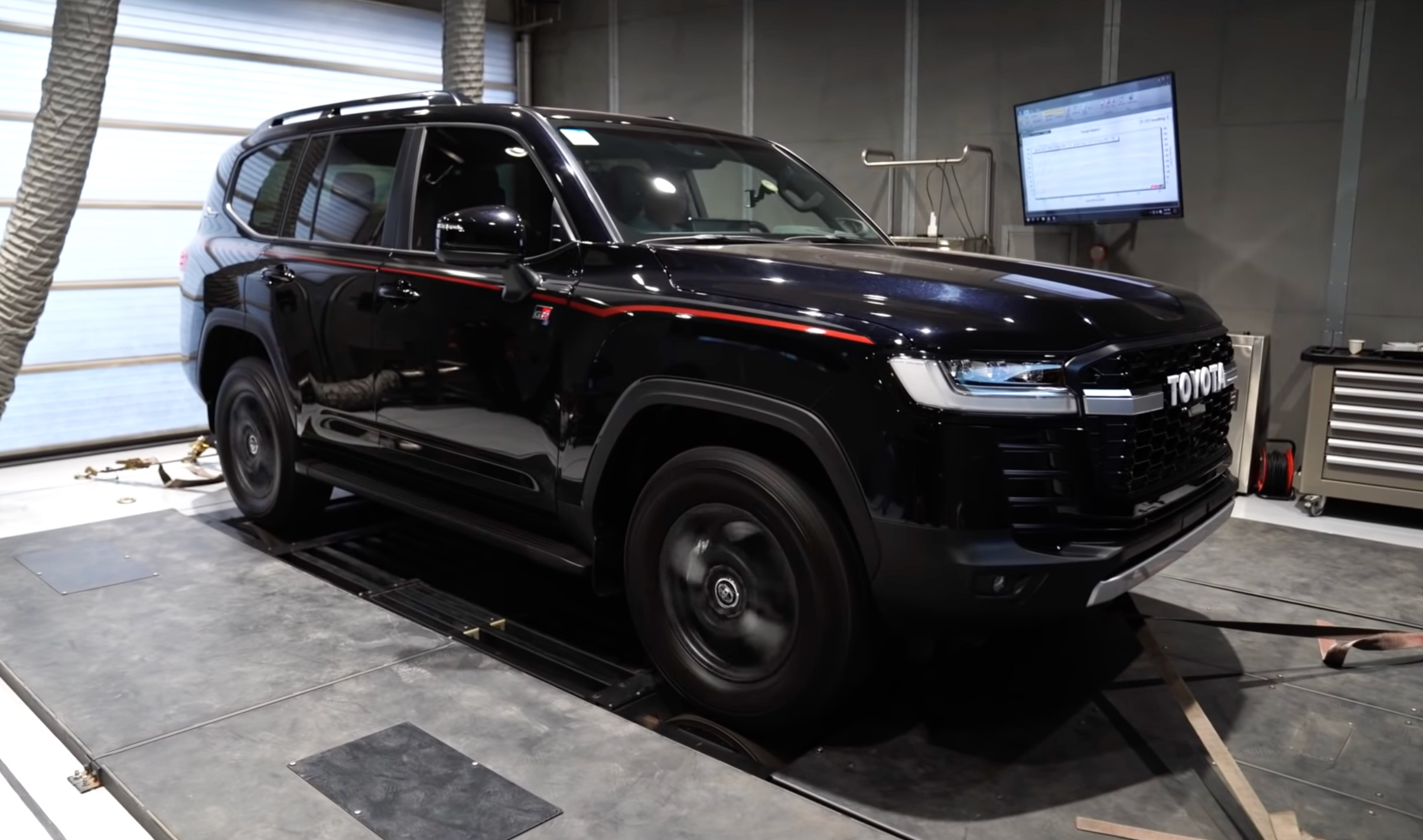 Stock Toyota LandCrusier 300 Series 3.3 diesel makes 202kW ATW on dyno (video)
