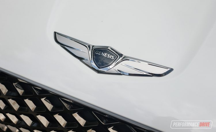 2022 Genesis GV70 2.5T-badge – PerformanceDrive