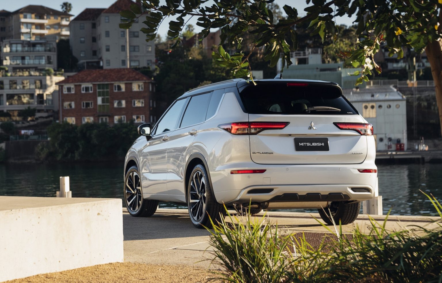 MY2022.5 Mitsubishi Outlander lineup in Australia sees some prices rise ...