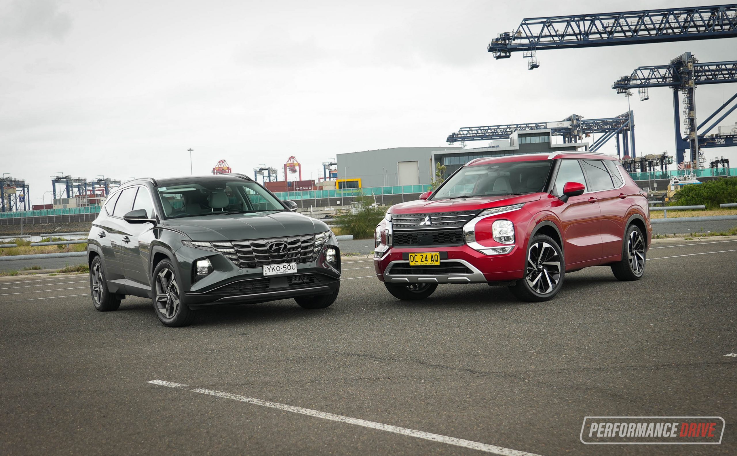 2022 Hyundai Tucson vs Mitsubishi Outlander: Mid-size SUV comparison (video)