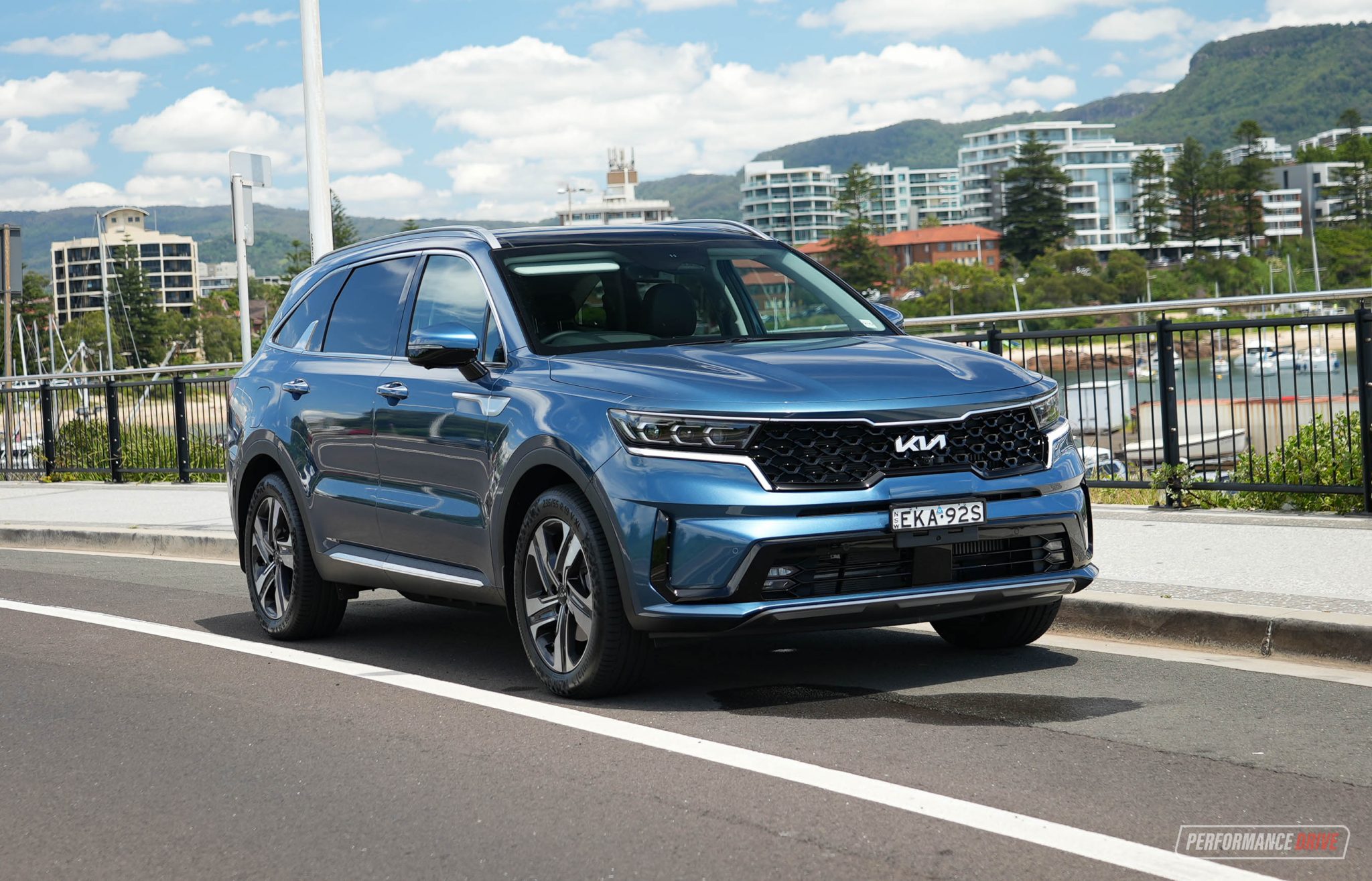 2022 Kia Sorento PHEV GT-Line front grille – PerformanceDrive