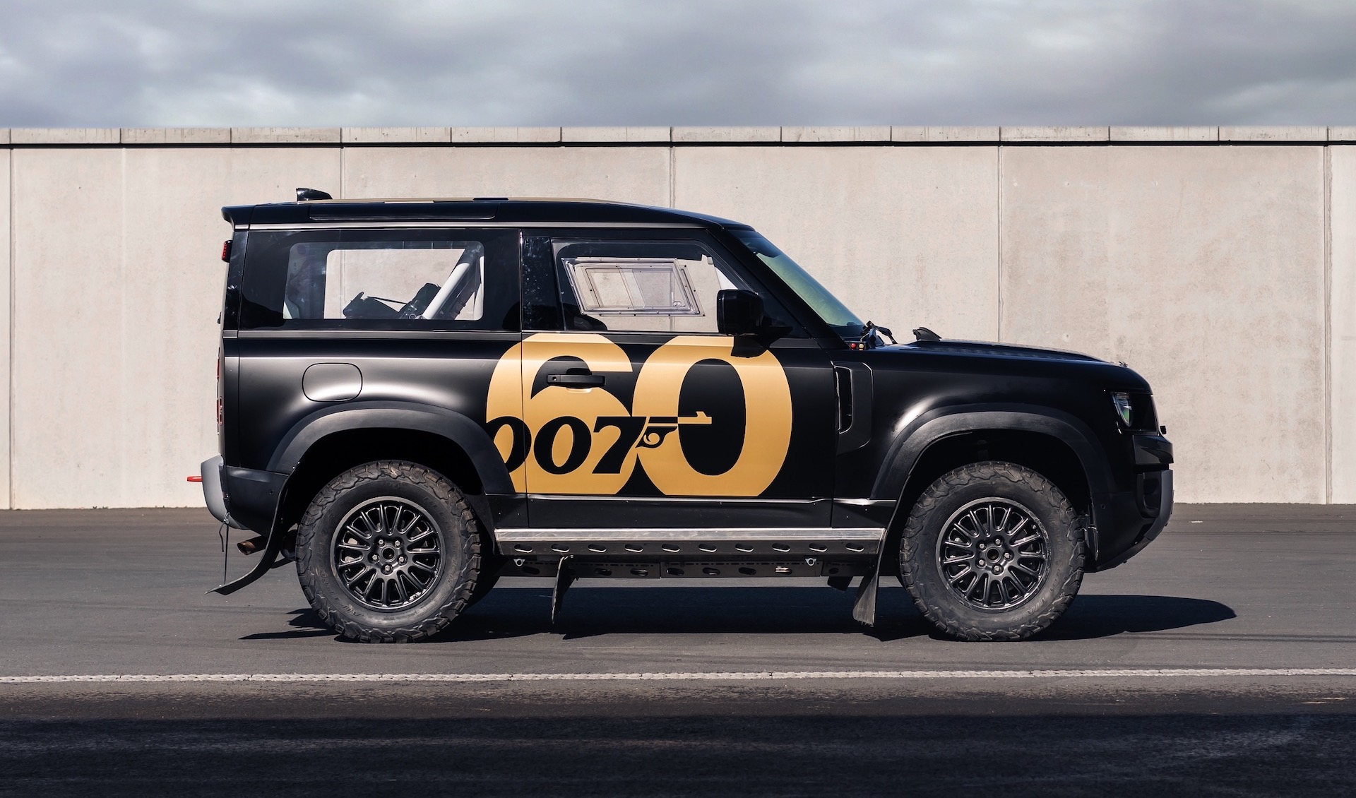 Rally-spec Land Rover Defender 90 celebrates 007’s 60th anniversary