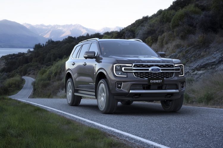 2023 Ford Everest Platinum-road – PerformanceDrive