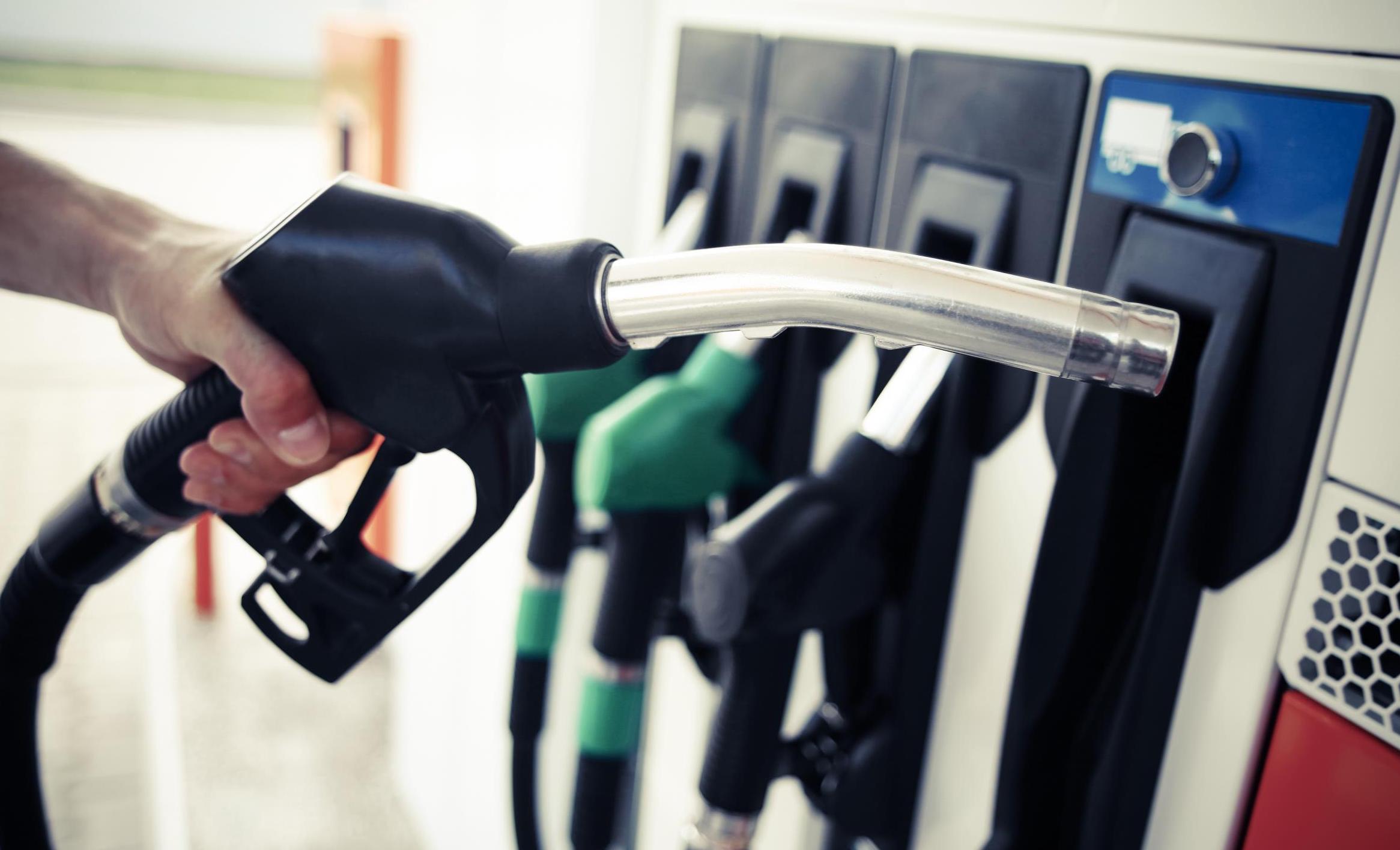 Federal government slashes fuel excise by 50% in Australia, for 6 months
