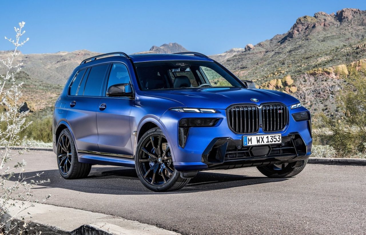 BMW unveils 2023 X7 facelift with mild-hybrid tech, confirmed for