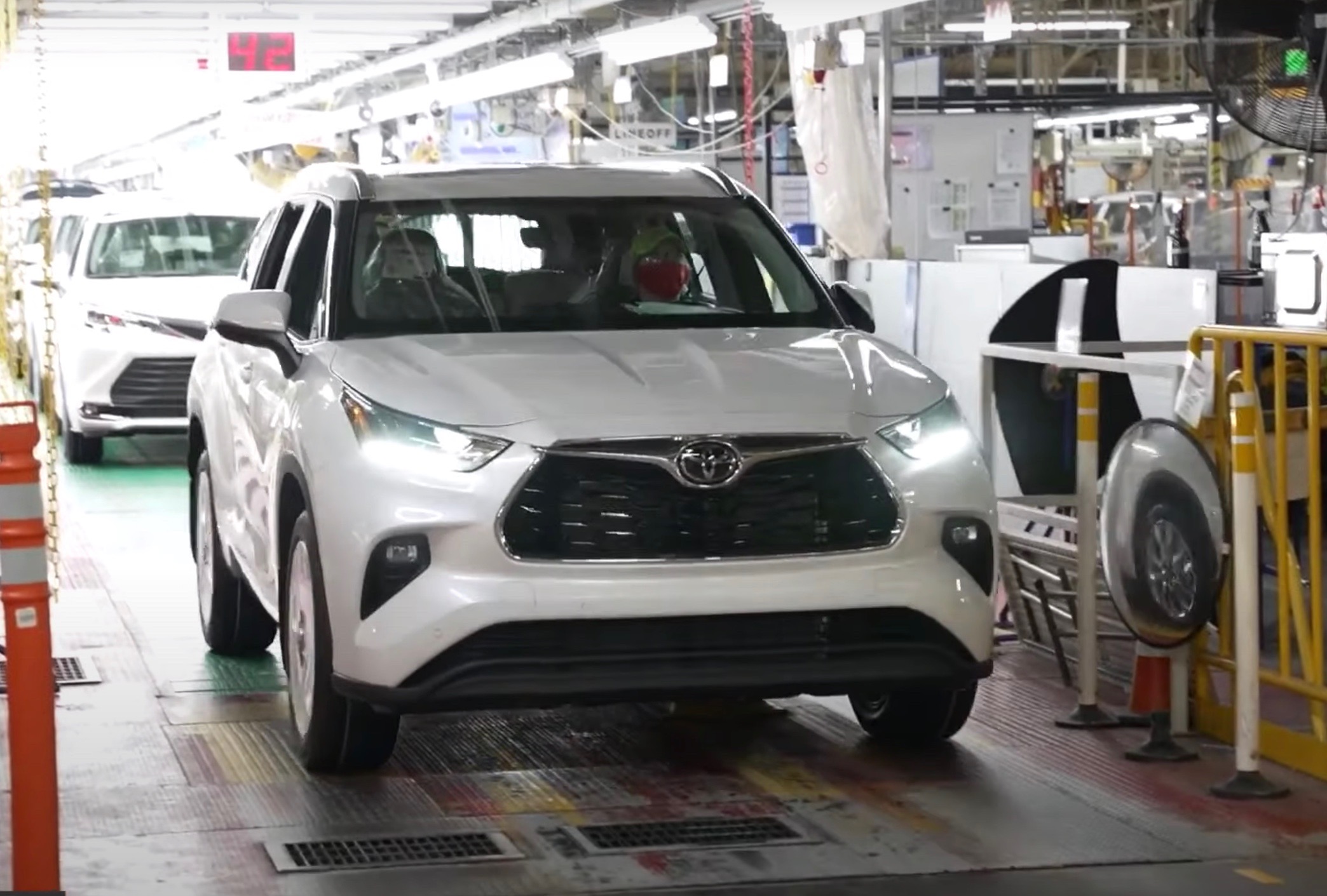 Toyota announces more production cuts, down 150,000 units in August