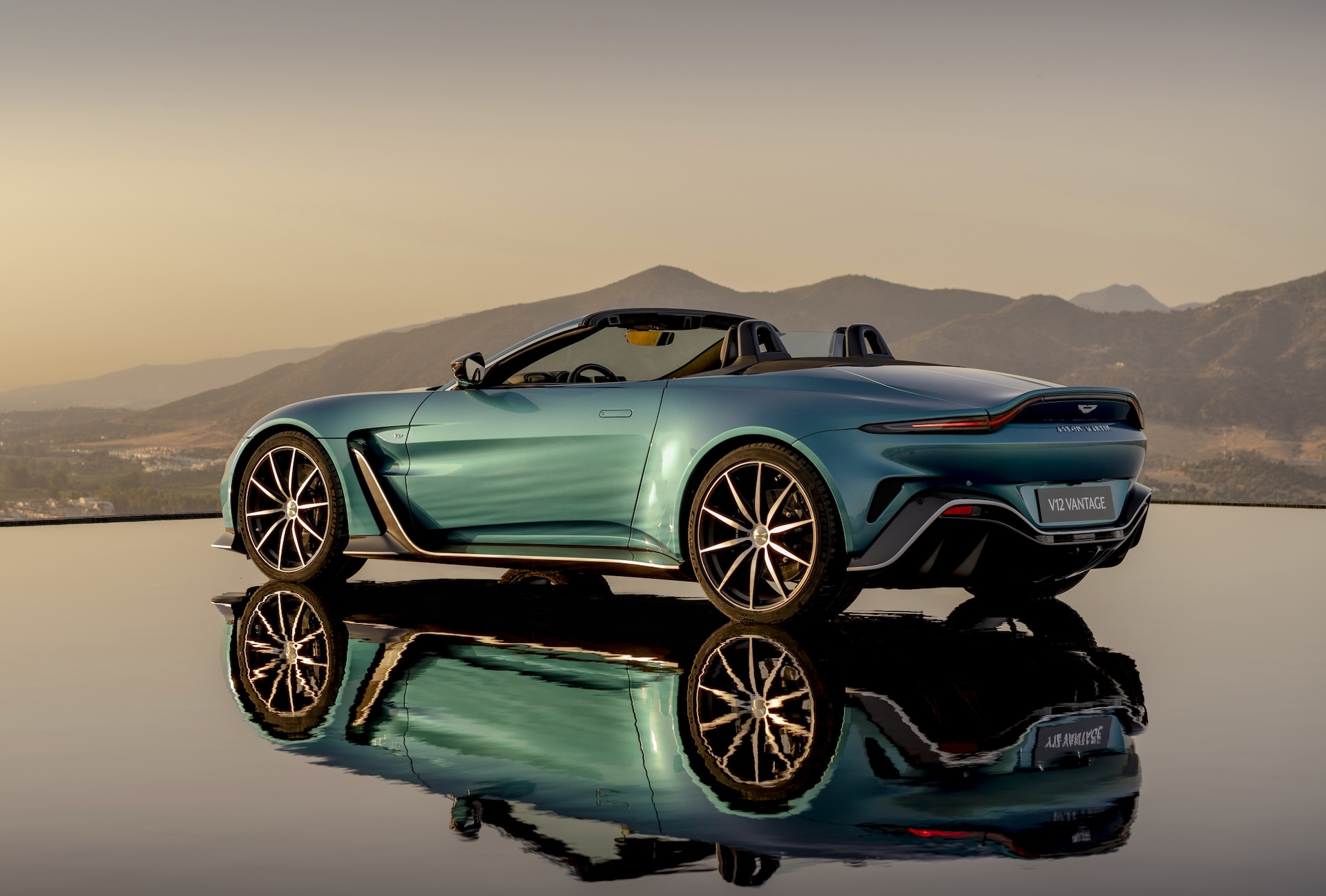 Aston Martin V12 Vantage Roadster debuts with most powerful V12 yet