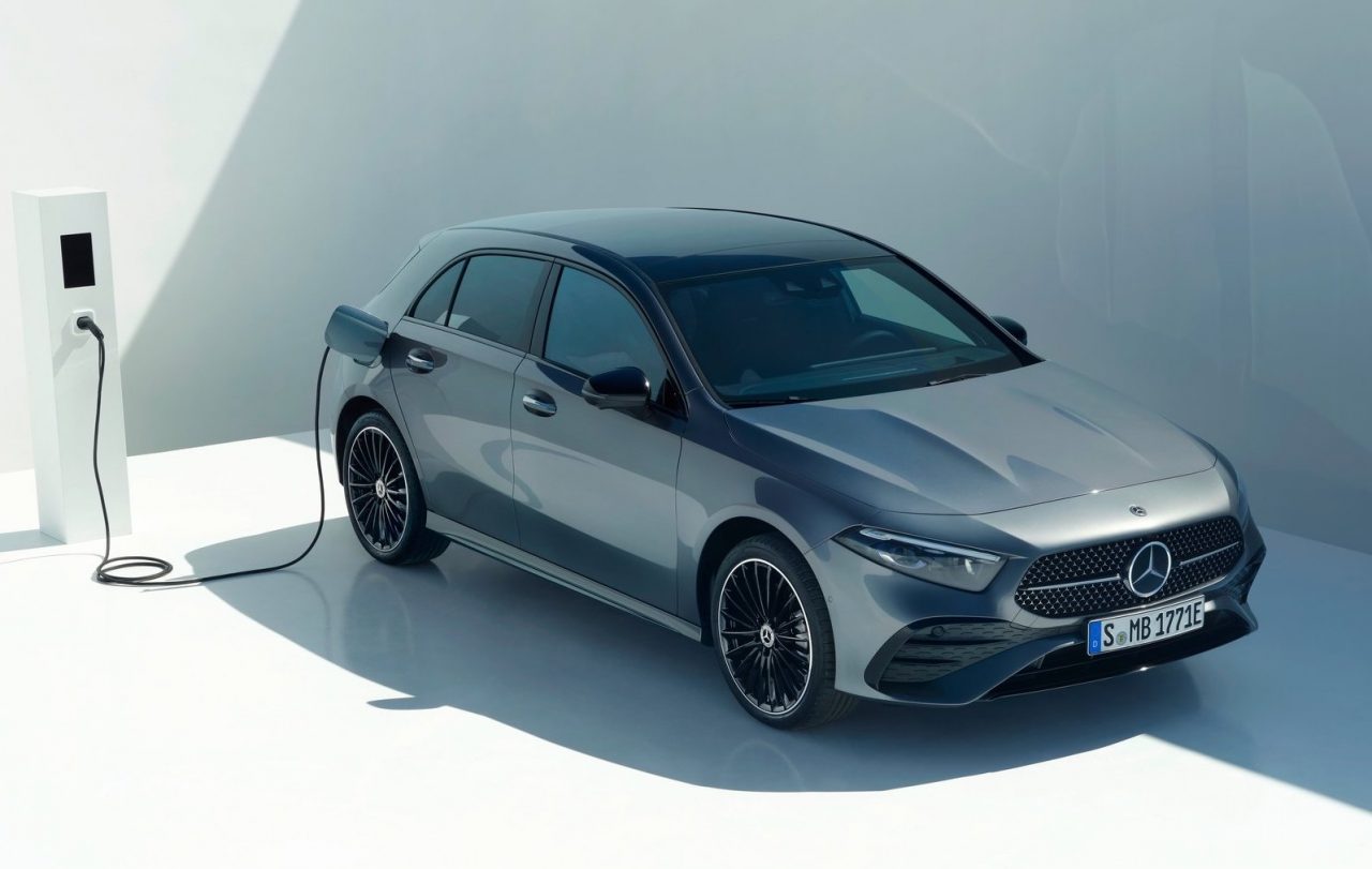 2023 MercedesBenz AClass updated revealed PerformanceDrive