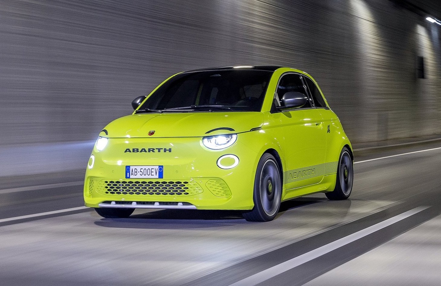 Abarth 500e fully electric hot hatch revealed, arrives in late 2023