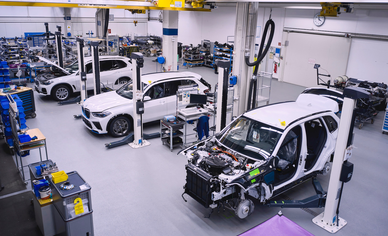 BMW iX5 Hydrogen production begins for initial test fleet