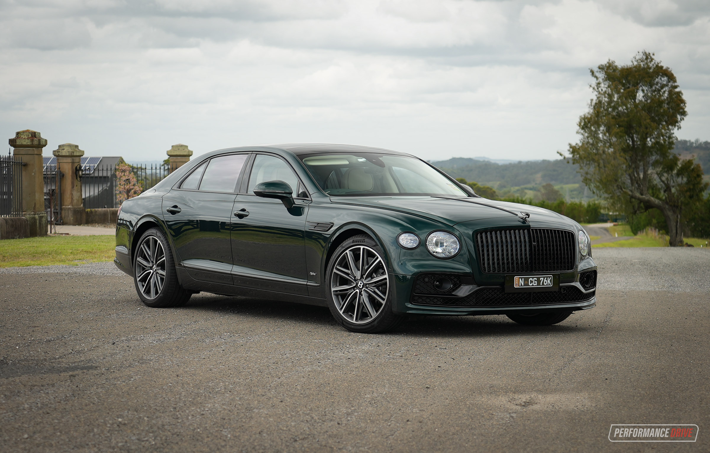 2022 Bentley Flying Spur Hybrid review (video)