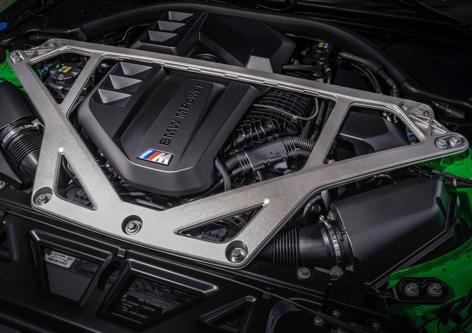 2024 BMW M3 CSengine PerformanceDrive