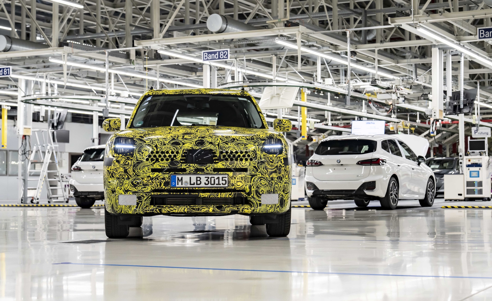 2024 MINI Countryman previewed, switches to production in Germany