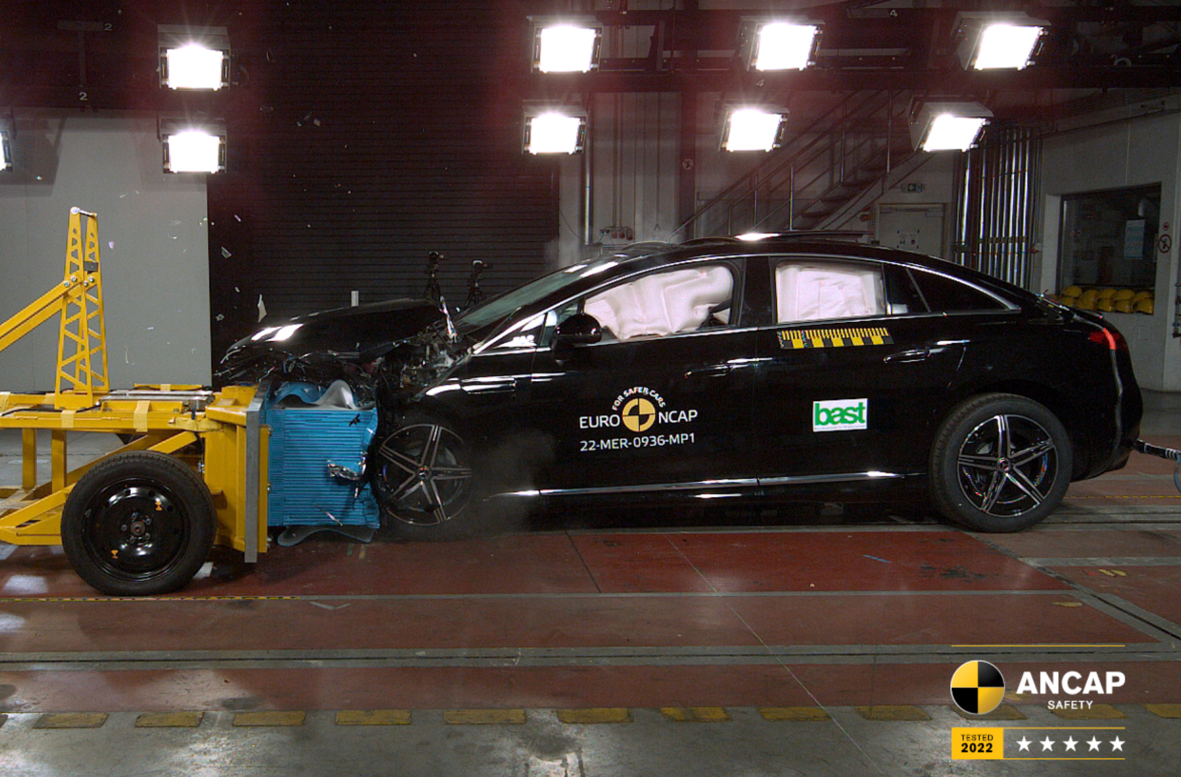 Mercedes-Benz EQE gets 5-star ANCAP safety score (video)