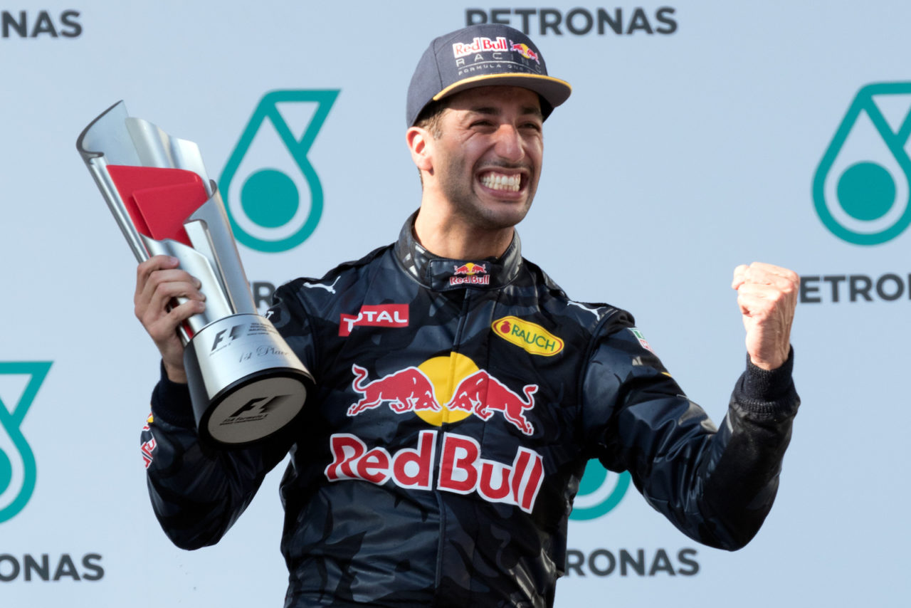 Ricciardo Returns to F1 Paddock After AlphaTauri Axes Nyck de Vries ...